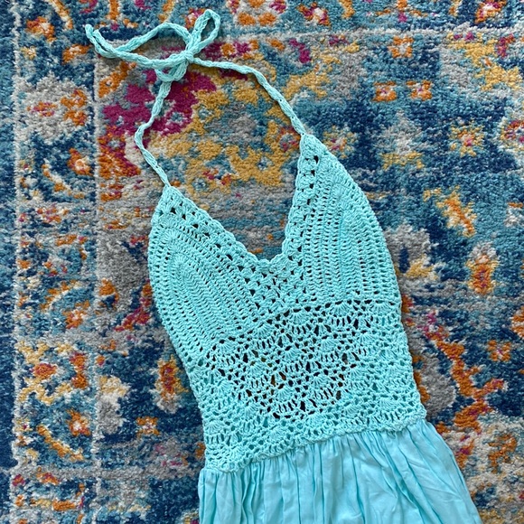 Dresses & Skirts - Seafoam crochet halter dress